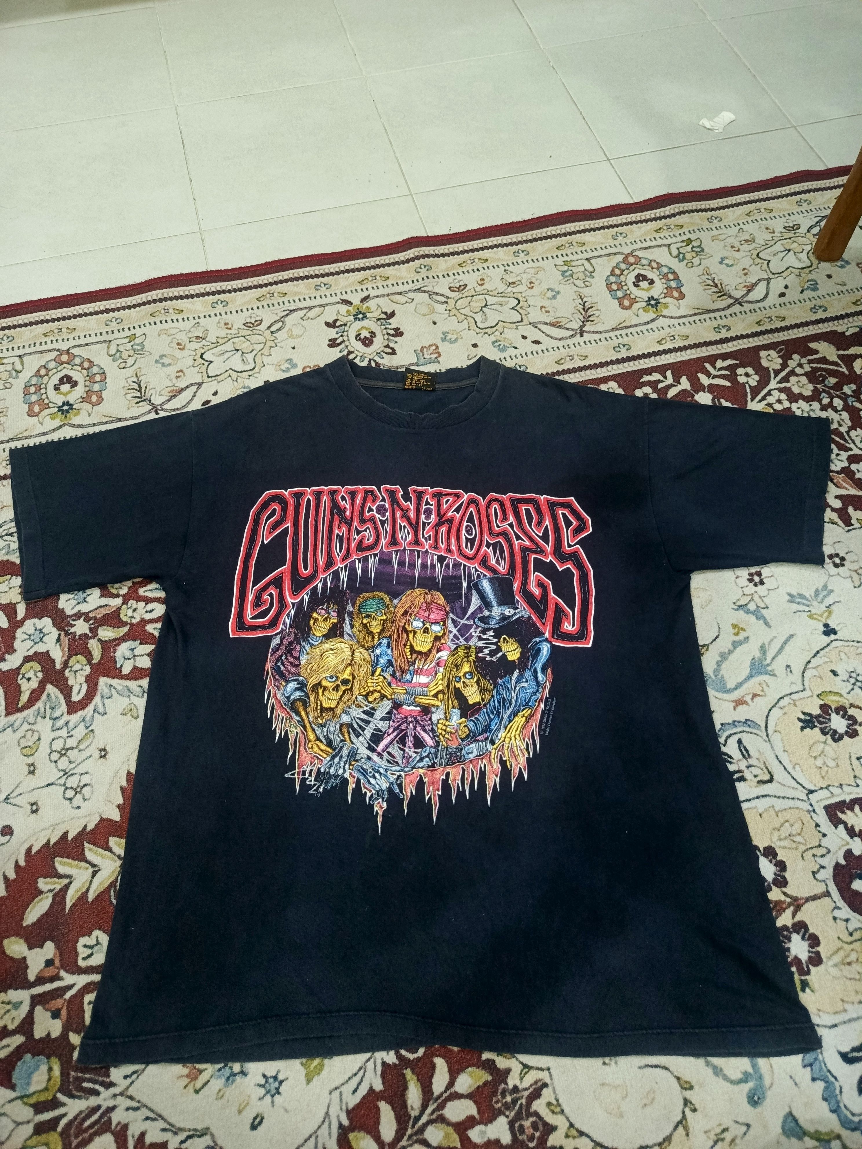 Vintage Vintage ‘92 Guns N’ Roses Tour Tee Size US L / EU 52-54 / 3 - 2 Thumbnail