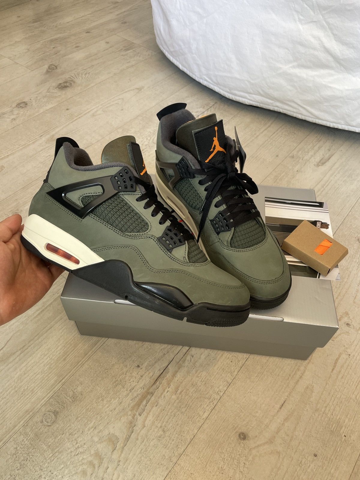 Jordan Brand × Undefeated Air Jordan 4 Retro “Undefeated” – Size 44 EU / 10 US Size US 11 / EU 44 - 5 Thumbnail