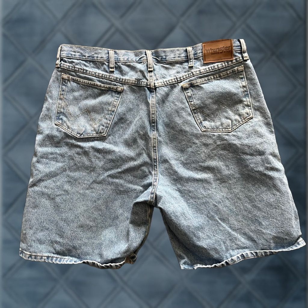 Wrangler Wrangler Bermuda Shorts Mens 42 Denim Light Wash Mid Rise 9in Inseam 5-Pocket Cotton Casual Jeans Style Regular Fit Navy Blue Mens Size US 42 / EU 58 - 1 Thumbnail