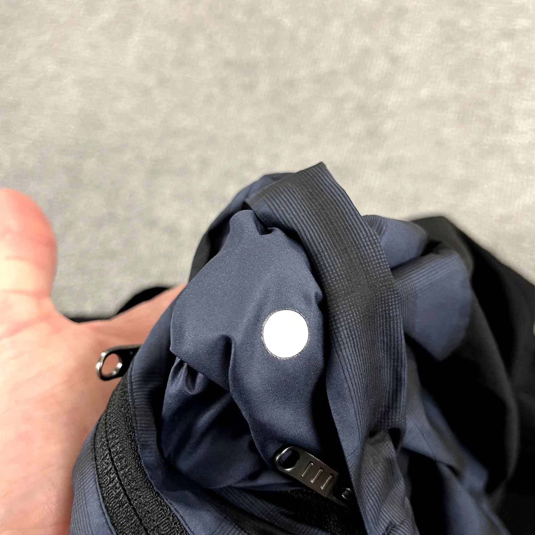 Lululemon LULULEMON Jacket Men Large Black Blue Plaid Pack It Reflective Hood Zip Running Size US L / EU 52-54 / 3 - 4 Thumbnail