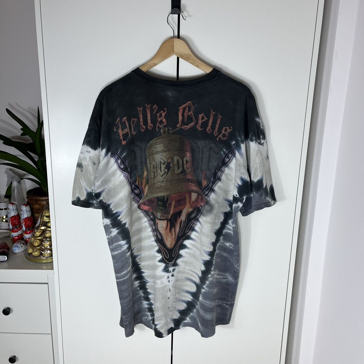 Liquid Blue Vintage AC/DC Hell’s Bells Big Overprinted Tye Dye Tee Size US XL / EU 56 / 4 - 7 Thumbnail