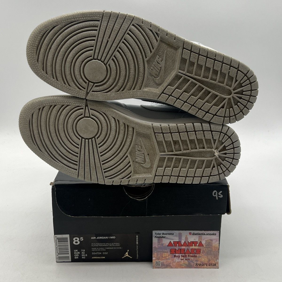 Jordan Brand Air Jordan 1 mid wolf grey Size US 8.5 / EU 41-42 - 7 Thumbnail