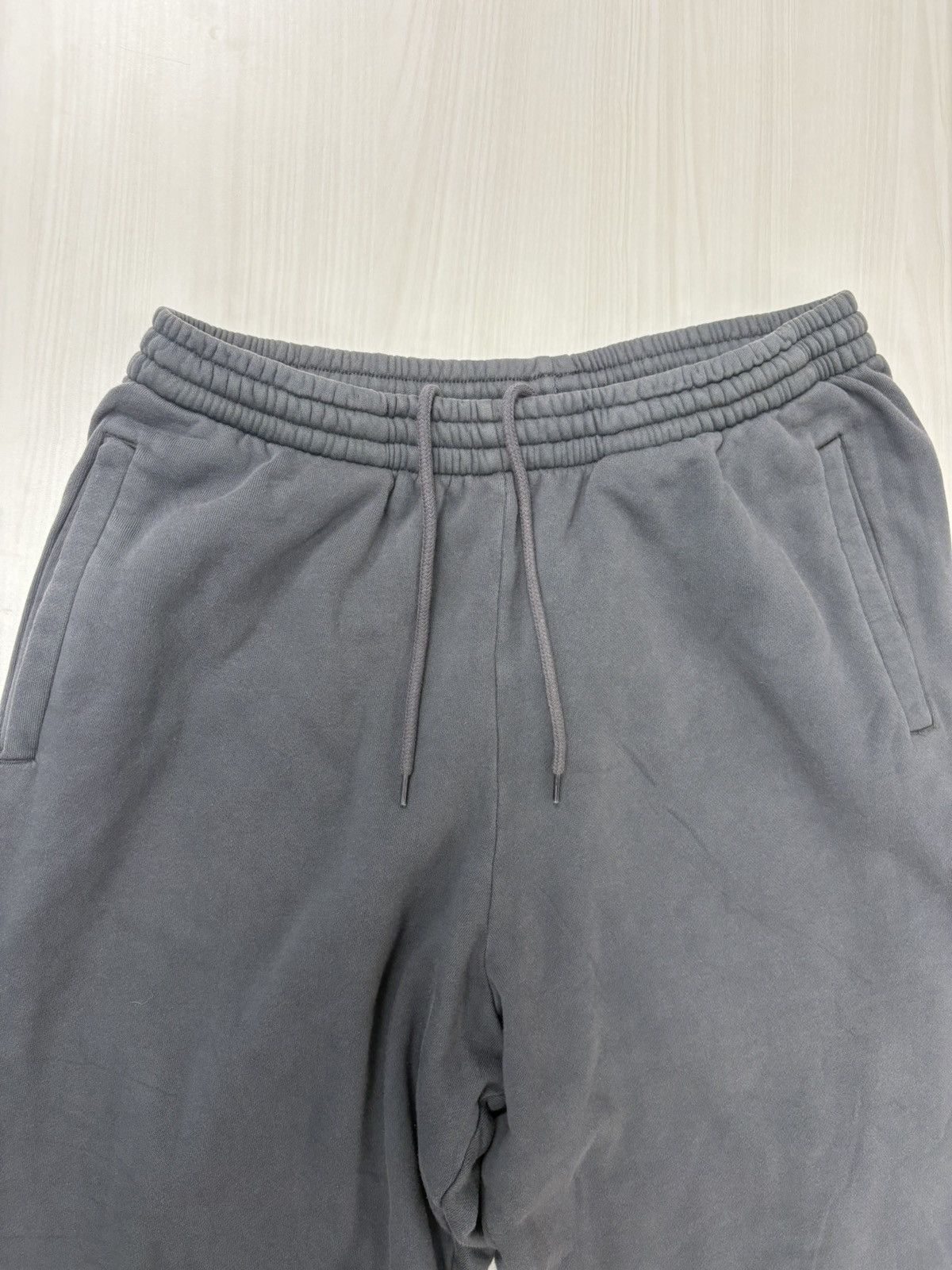 Balenciaga × Kanye West × Yeezy YZY x GAP Dark Grey sweats L Size US 34 / EU 50 - 2 Thumbnail