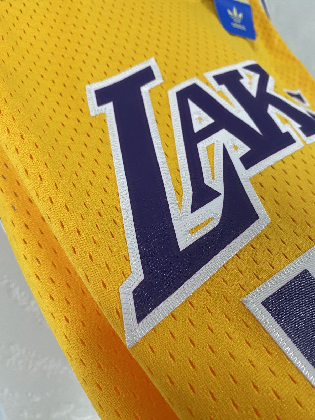 Adidas Adidas Originals Los Angeles Lakers Johnson Swingman Jersey Size US L / EU 52-54 / 3 - 4 Thumbnail