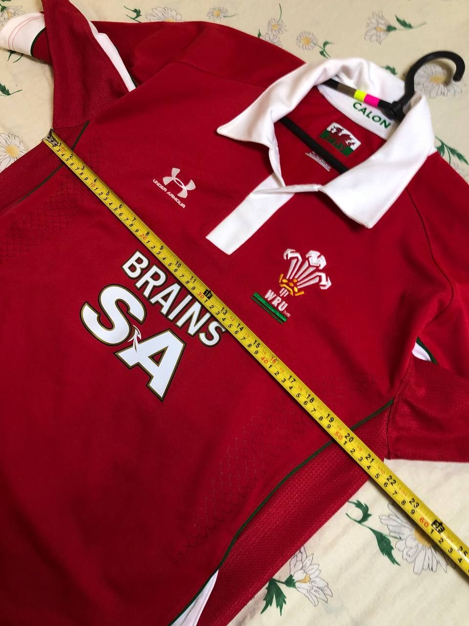Under Armour UNDER ARMOUR MEN'S RUGBY UNION WALES 2008/2009 HOME SHIRT Size US L / EU 52-54 / 3 - 7 Thumbnail
