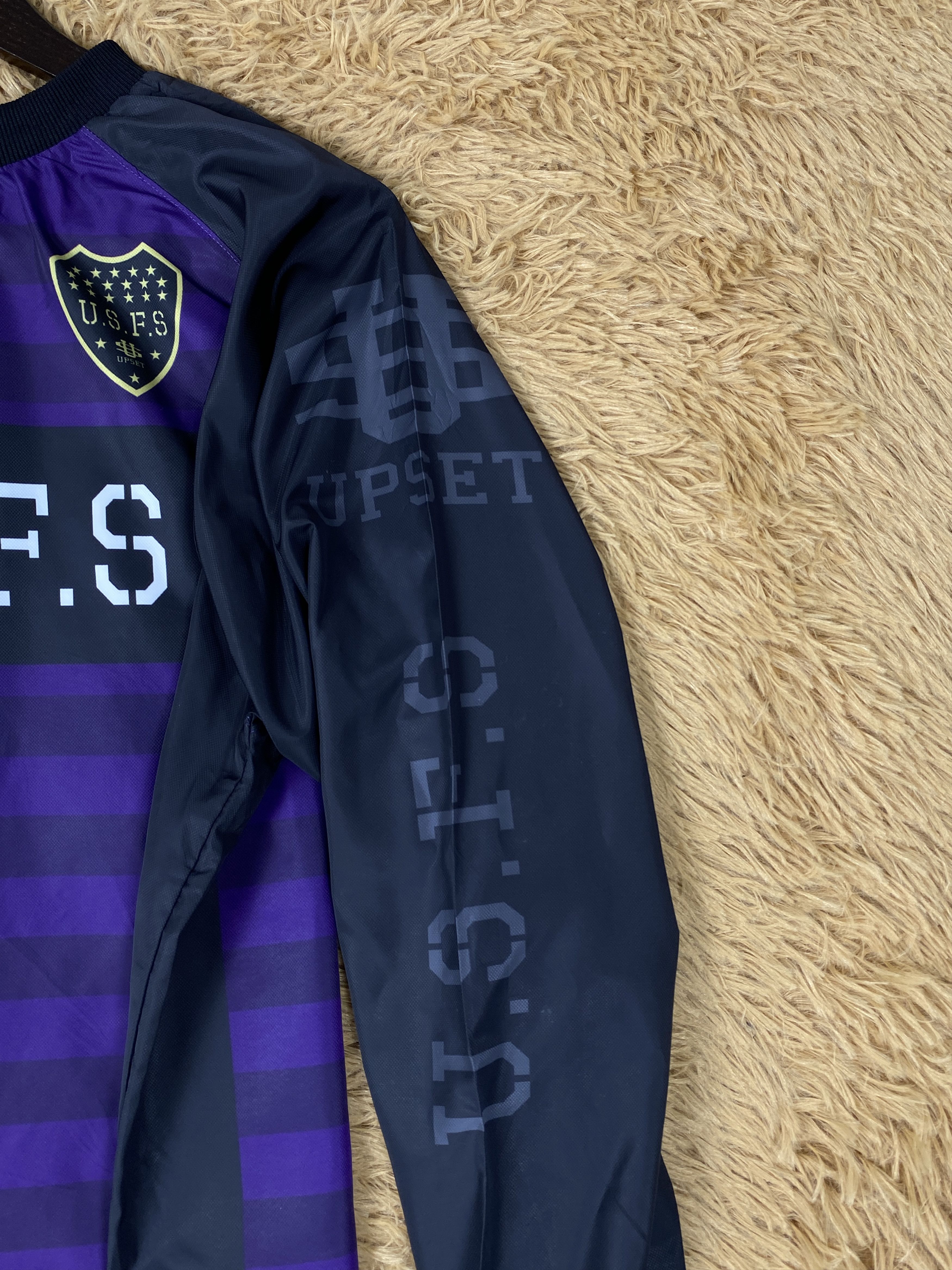 Japanese Brand Vintage Upset FS Long Sleeve Jerseys J1979 Size US S / EU 44-46 / 1 - 3 Thumbnail