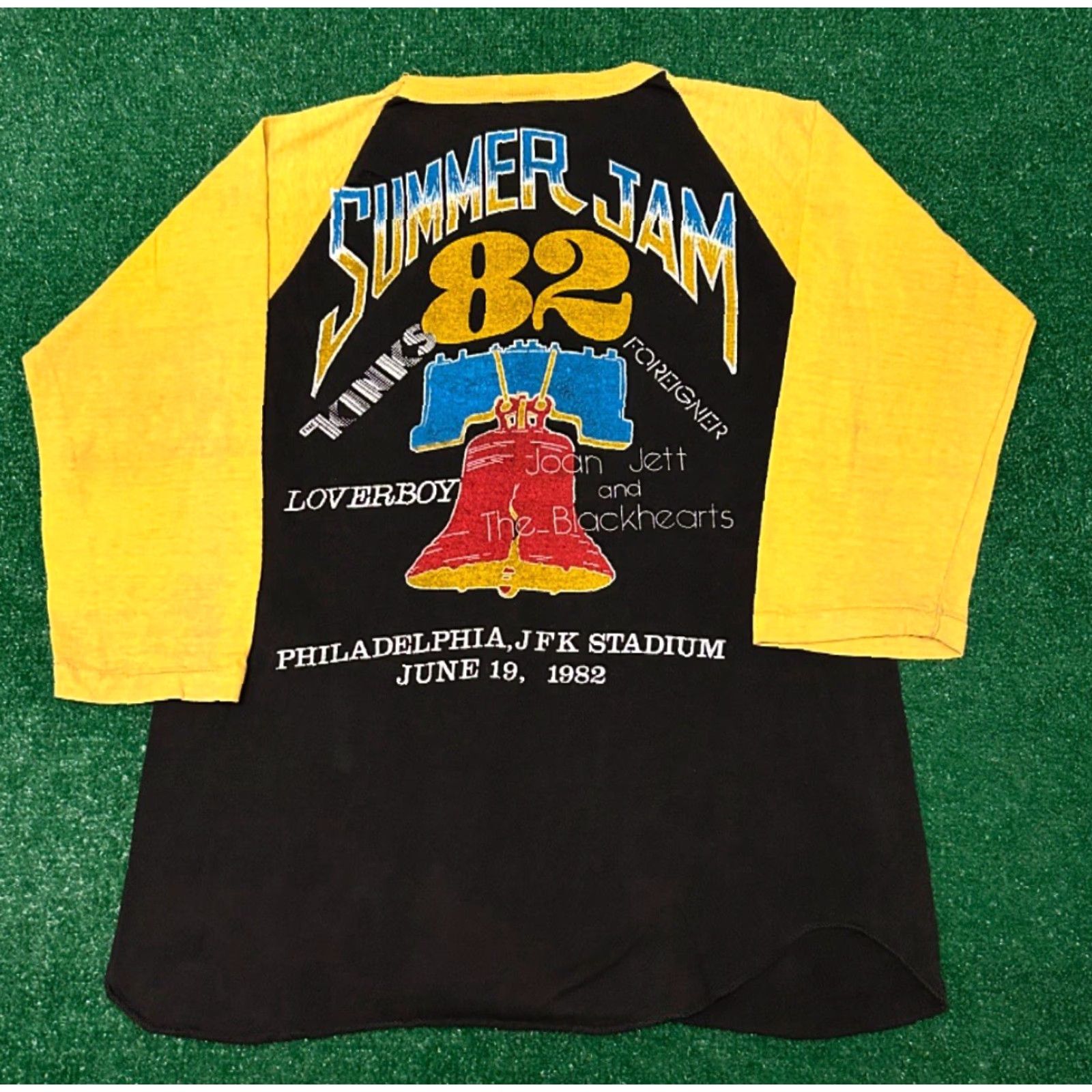 Vintage VINTAGE 80s Summer Round Up Foreigner Kinks Joan Jett Band Tee Shirt L Men Black 3/4 Sleeve Rock USA Size US L / EU 52-54 / 3 - 2 Thumbnail