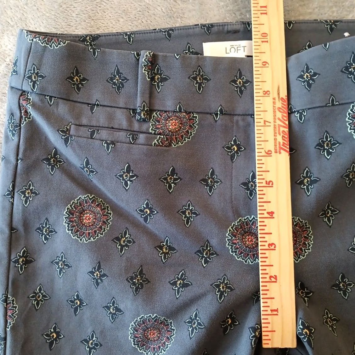 Ann Taylor Ann Taylor Loft Riviera Cropped Pants Womens Size 6 Gray Geometric Size 28" / US 6 / IT 42 - 4 Thumbnail