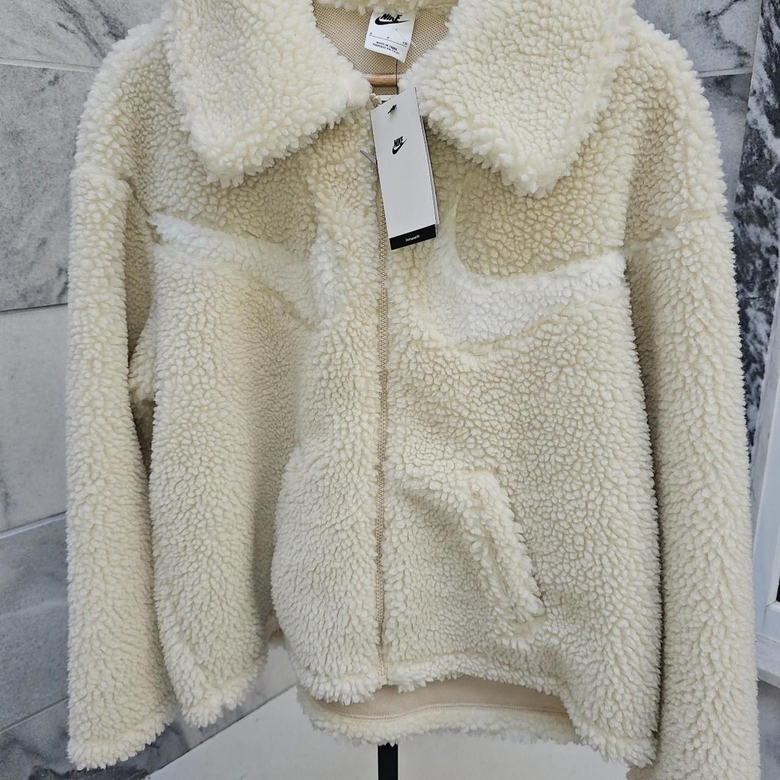 Nike Nike Women's Cream Sherpa Jacket Size S / US 4 / IT 40 - 2 Thumbnail