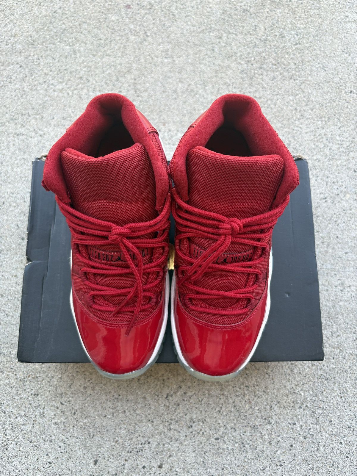 Jordan Brand Jordan 11 Retro “Win Like 96” Size 5Y (GS) Size US 5 / EU 37 - 5 Thumbnail