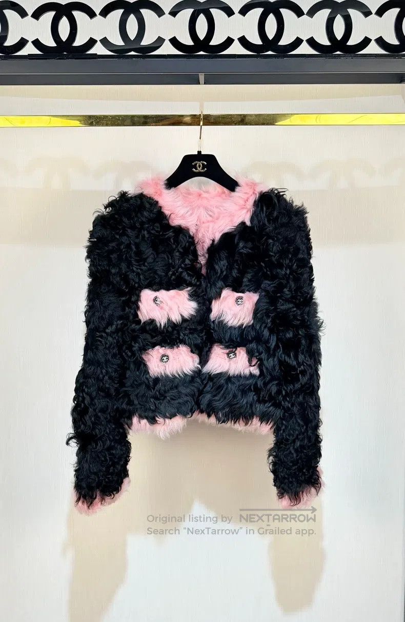 Chanel Chanel 21k black and pink colour-blocked fur Size XS / US 0-2 / IT 36-38 - 1 Thumbnail