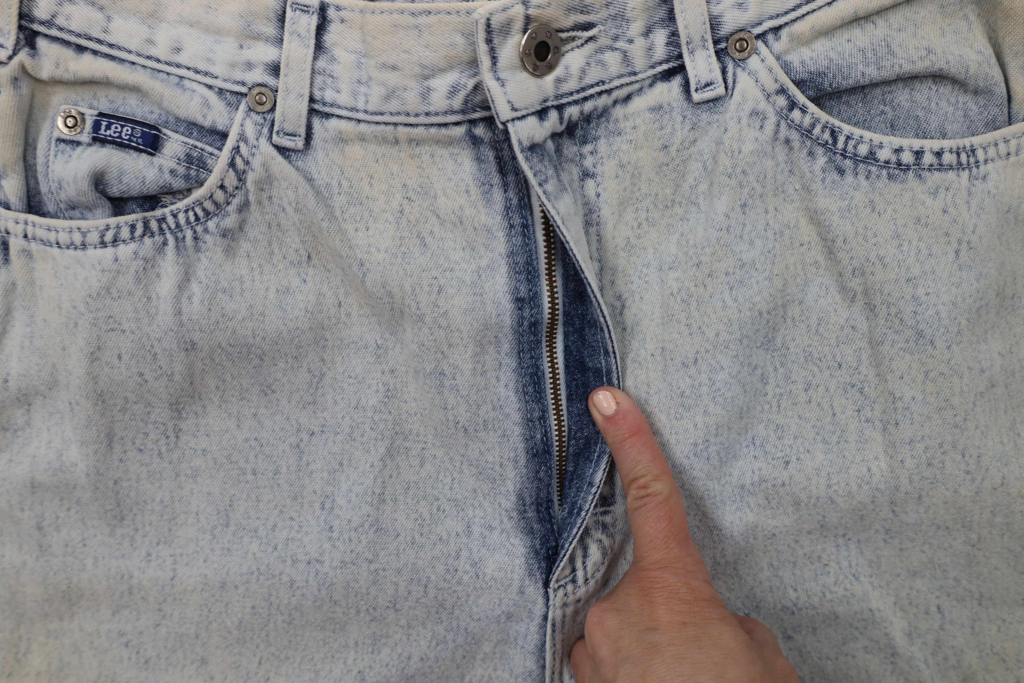 Lee × Vintage Vintage 90s Lee Acid Wash Relaxed Tapered Leg Jeans USA Size 34" / US 12 / IT 48 - 8 Thumbnail