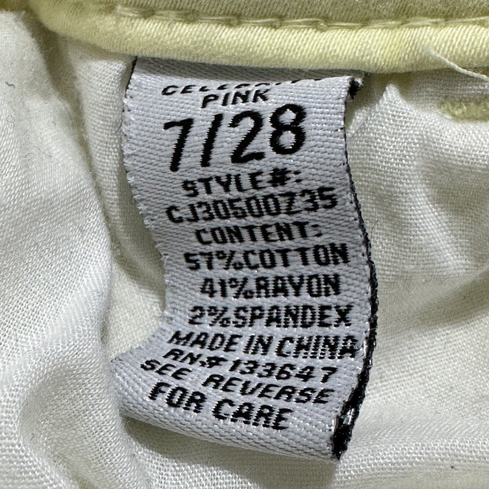 Other Celebrity Pink 7 / 28 Jean Shorts 3" Inseam Yellow Size 32" / US 10 / IT 46 - 7 Thumbnail