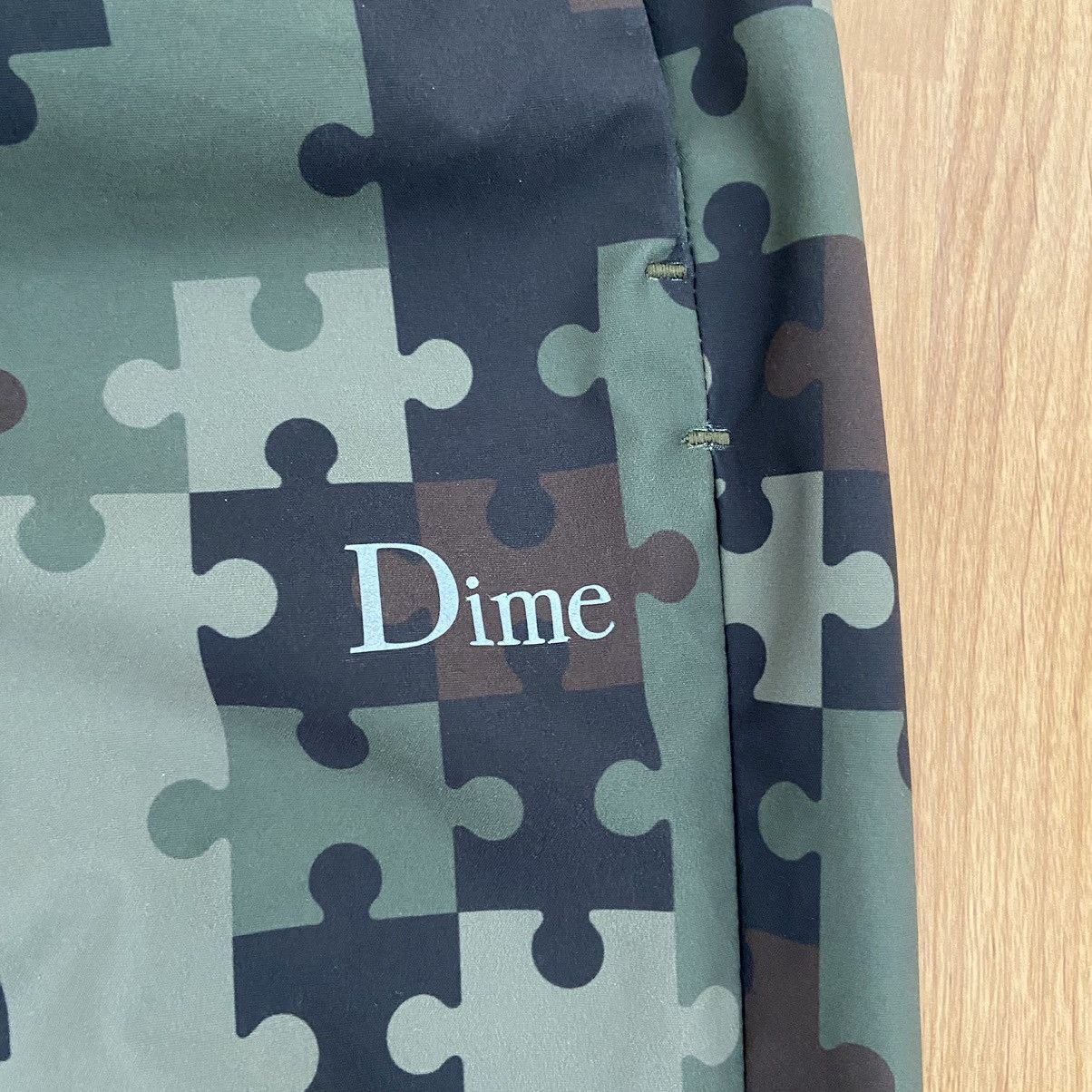 Dime Dime Men’s Relaxed Puzzle Camo Zip Pants Size XL Size US 36 / EU 52 - 6 Thumbnail