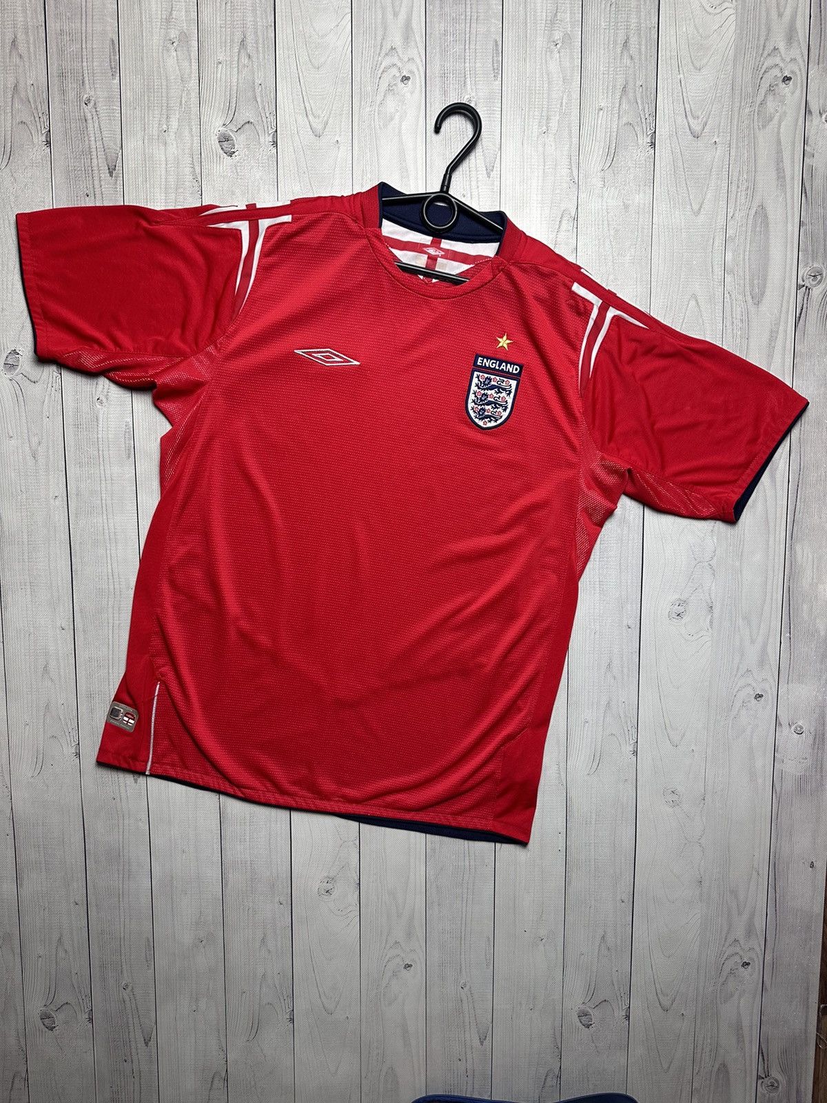 Umbro × Vintage Vintage Umbro England soccer jersey size L red Size US L / EU 52-54 / 3 - 1 Thumbnail