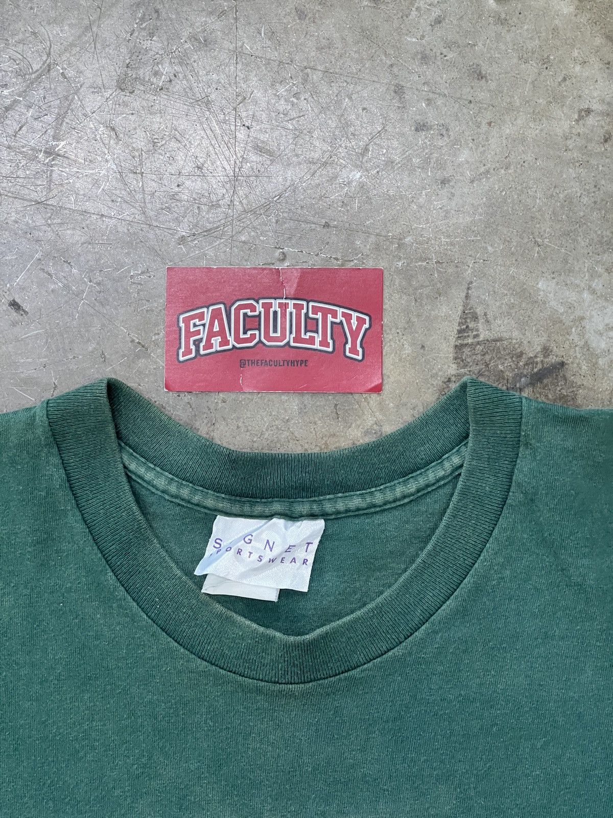 Vintage × Warner Bros Vintage 1995 Looney Tunes Taz Single Stitch Tee Size US L / EU 52-54 / 3 - 3 Thumbnail