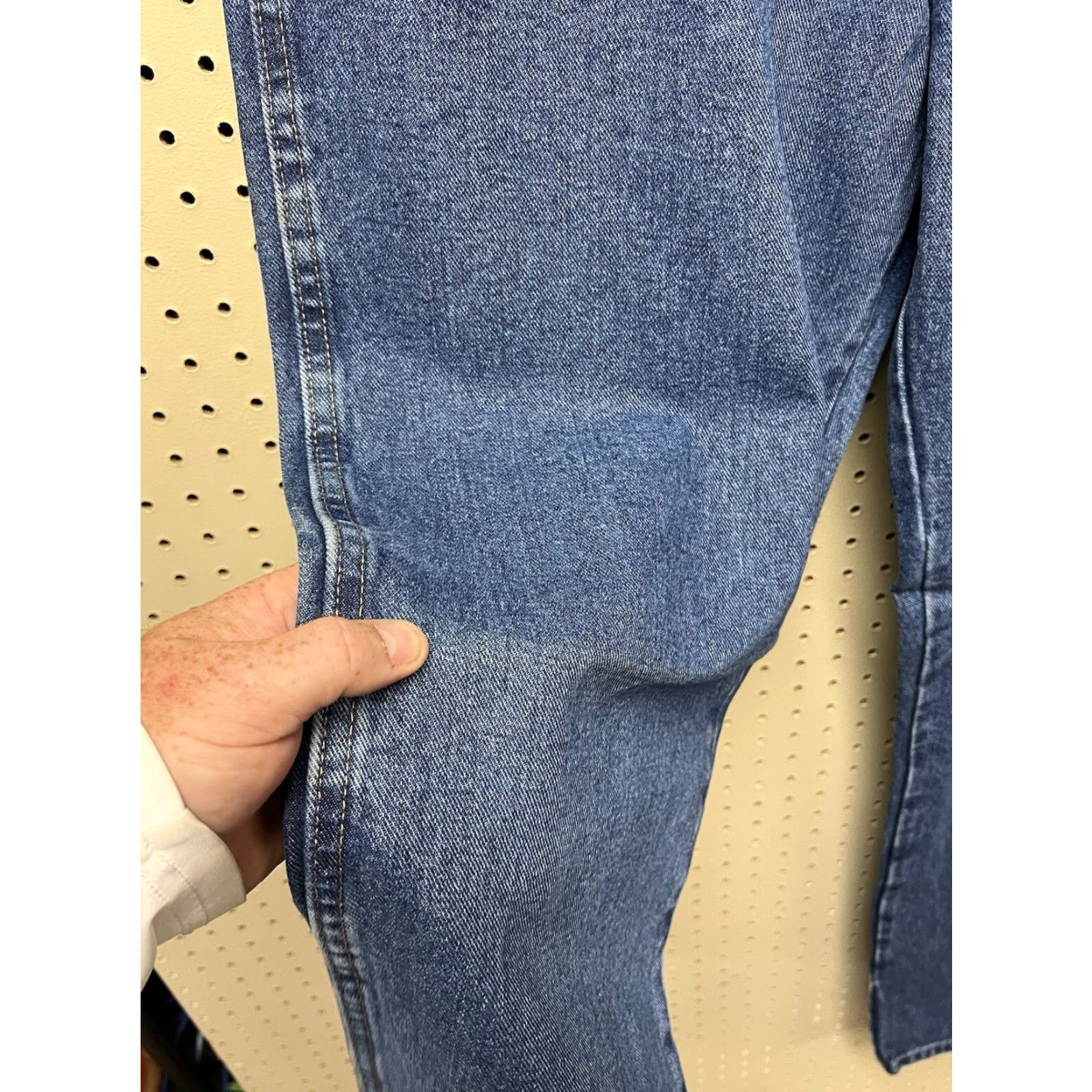 Wrangler Wrangler Jeans Denim 40x36 Men Grey Indigo Relaxed Straight Lined 35001 Rugged Wear 40 Regular Inseam 36 Straight Brand: Wrangler Size US 40 / EU 56 - 3 Thumbnail