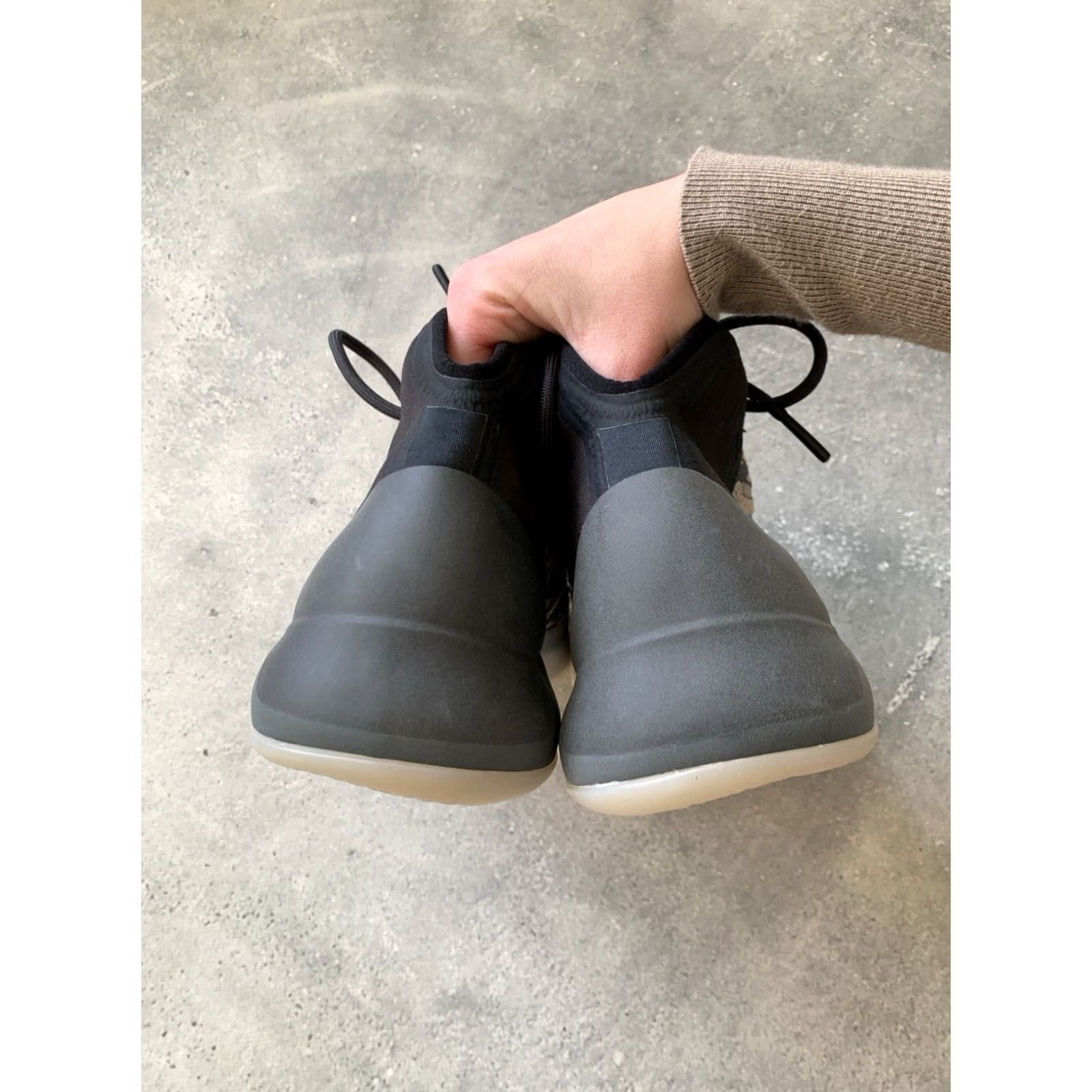 Adidas adidas Yeezy QNTM AMBER TINT GREY QUANTUM HI SNEAKERS US 4.5 UK 4 EU 36 2/3 Women Shoes Sneaker Multicolor 2021 Mens Womens Girls Boys Size US 4 / IT 34 - 6 Thumbnail