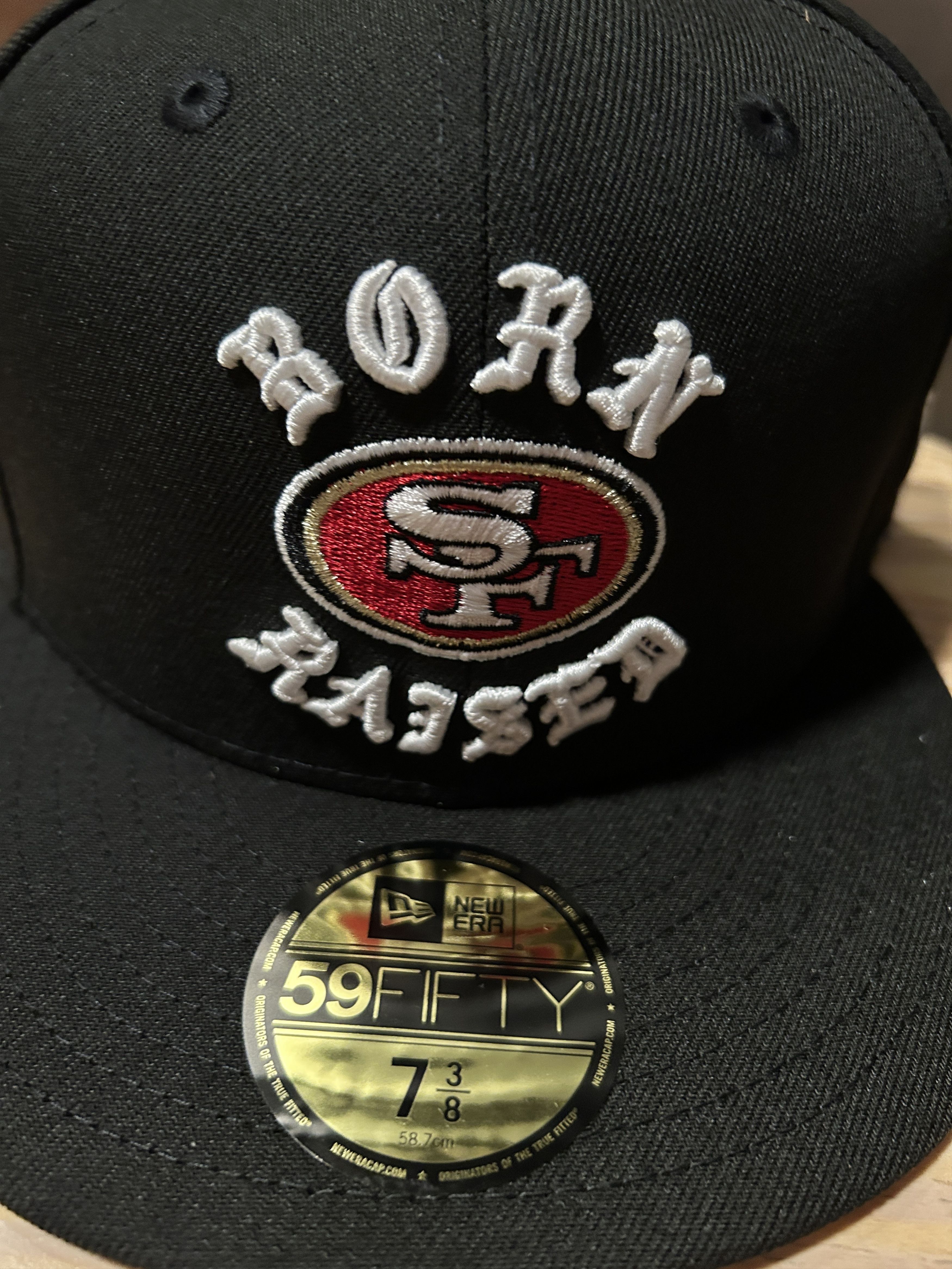 キャップ BORN x RAISED + 49ERS ROCKER FITTED Born X Raised × NFL NEW ERA + 49ERS FITTED ROCKER HAT: BLACK