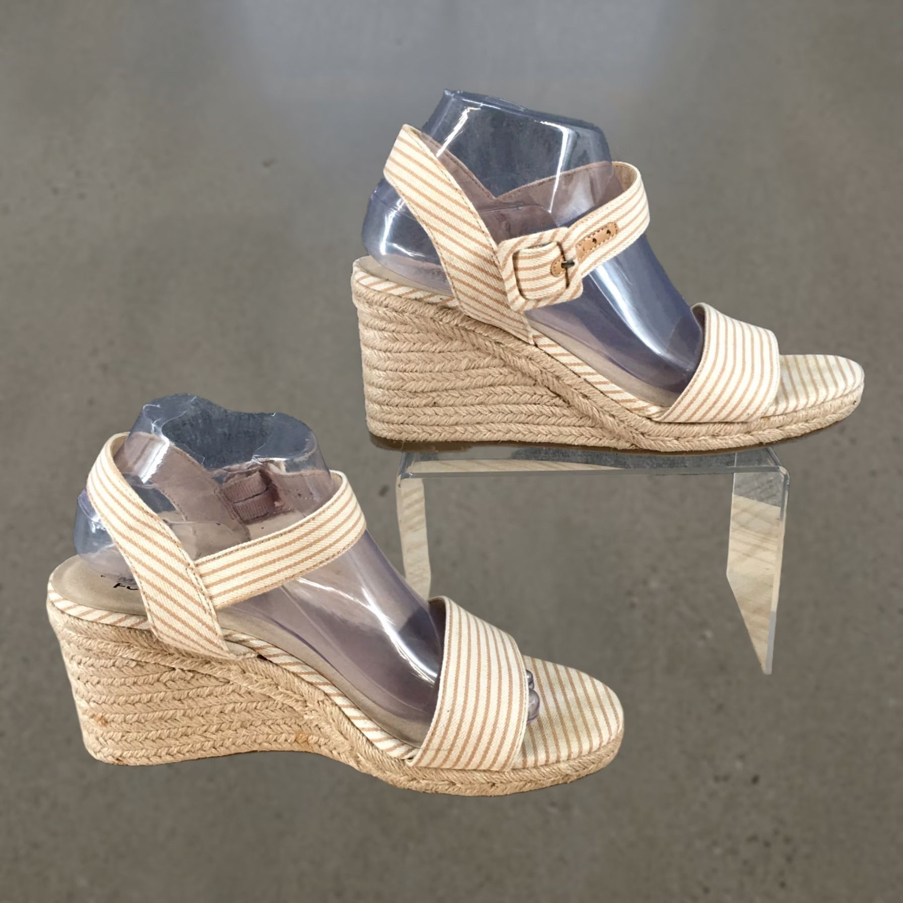 Vintage LifeStride Sandals Womens 9.5 Beige Espadrille Ankle Straps Wedge Casual Sandal Size US 10 / IT 40 - 1 Thumbnail