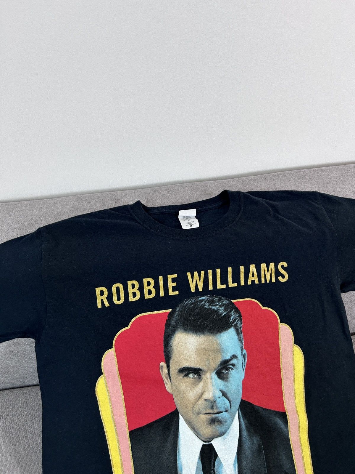 Band Tees × Vintage Robbie Williams 2014 vintage tour tee Size US M / EU 48-50 / 2 - 3 Thumbnail