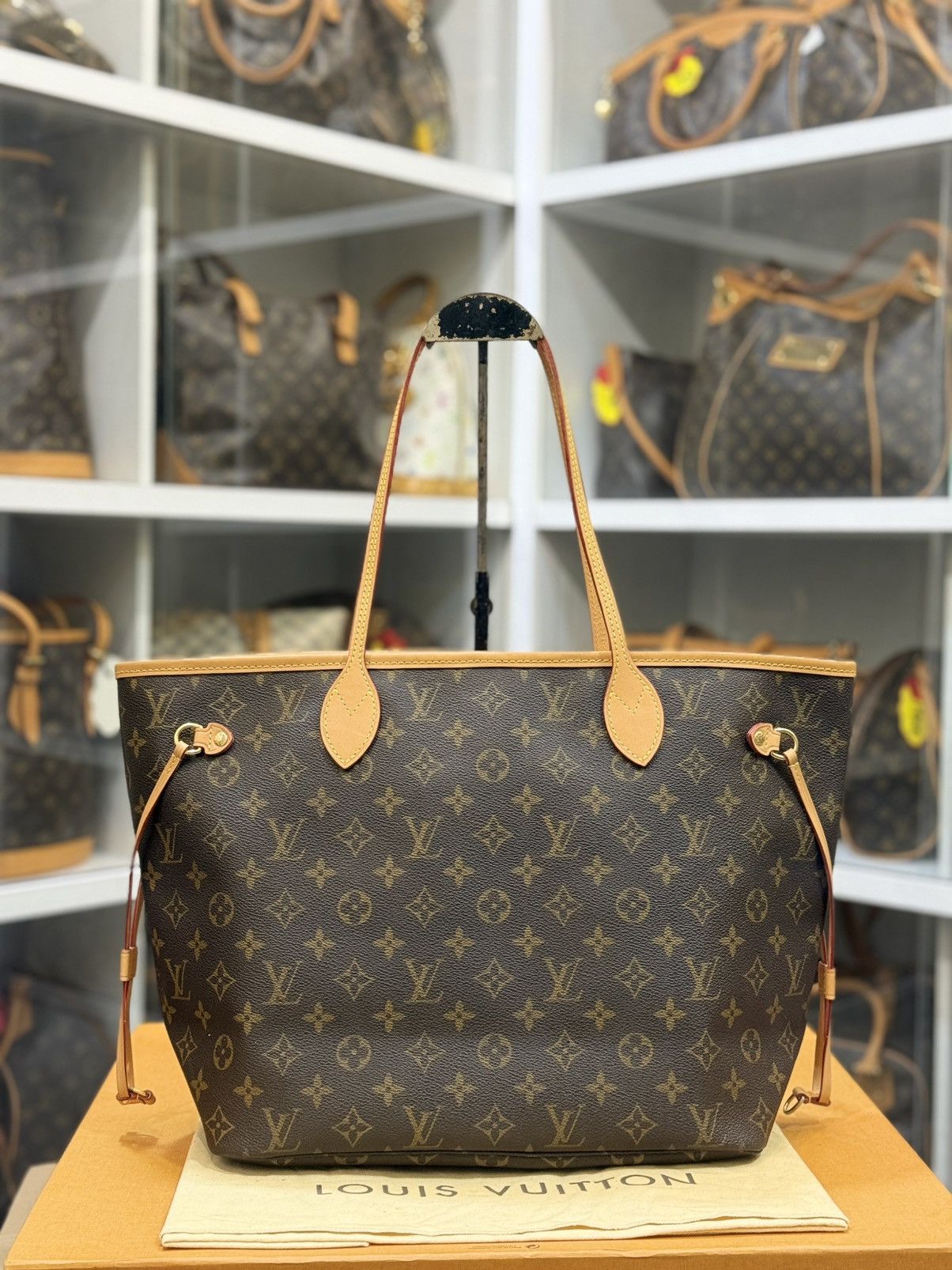 Louis Vuitton Neverfull Mm - 2131 Size ONE SIZE - 2 Thumbnail