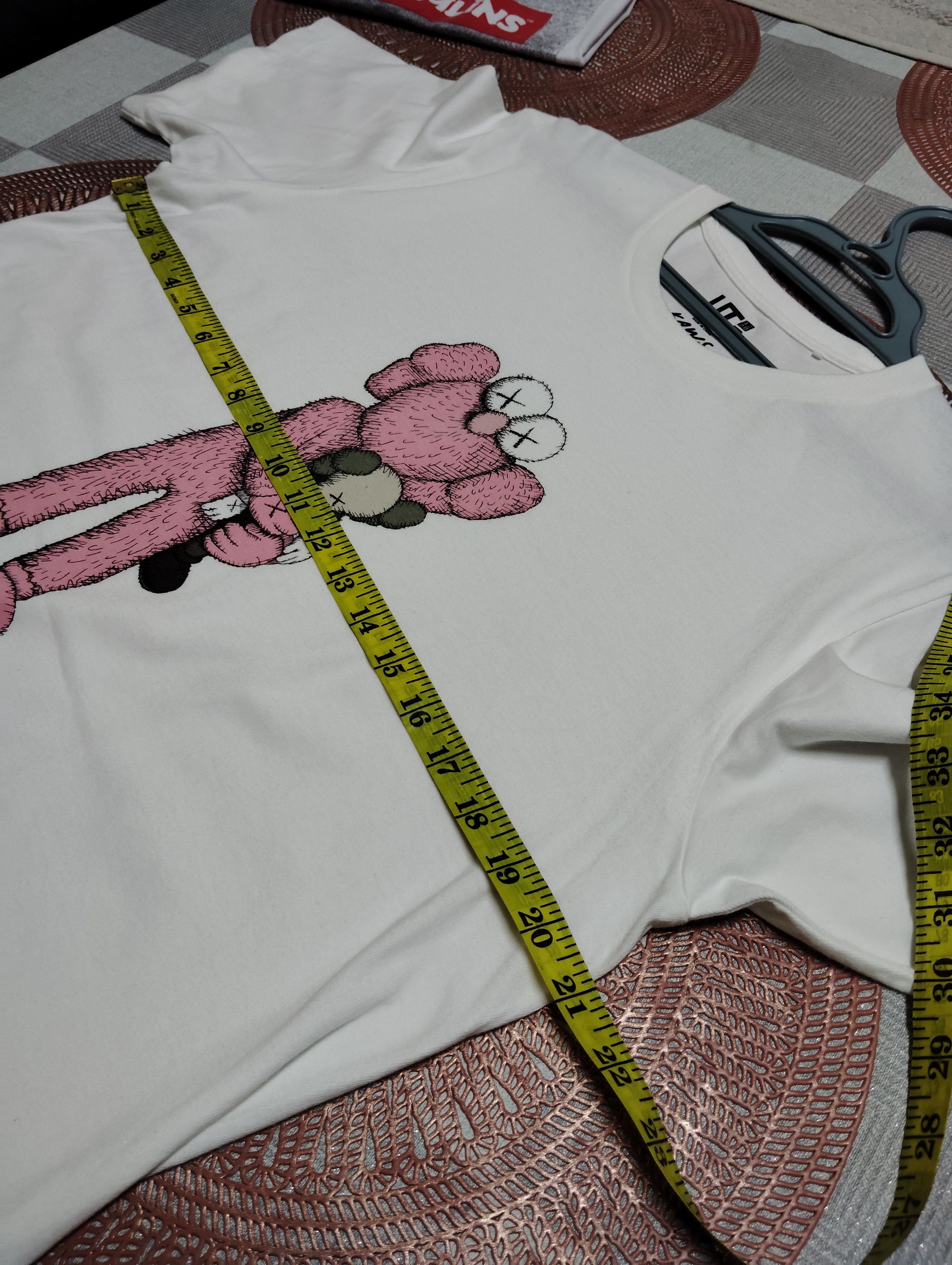 Japanese Brand × Kaws KAWS x UNIQLO PRINTED T-SHIRT Size US L / EU 52-54 / 3 - 10 Thumbnail