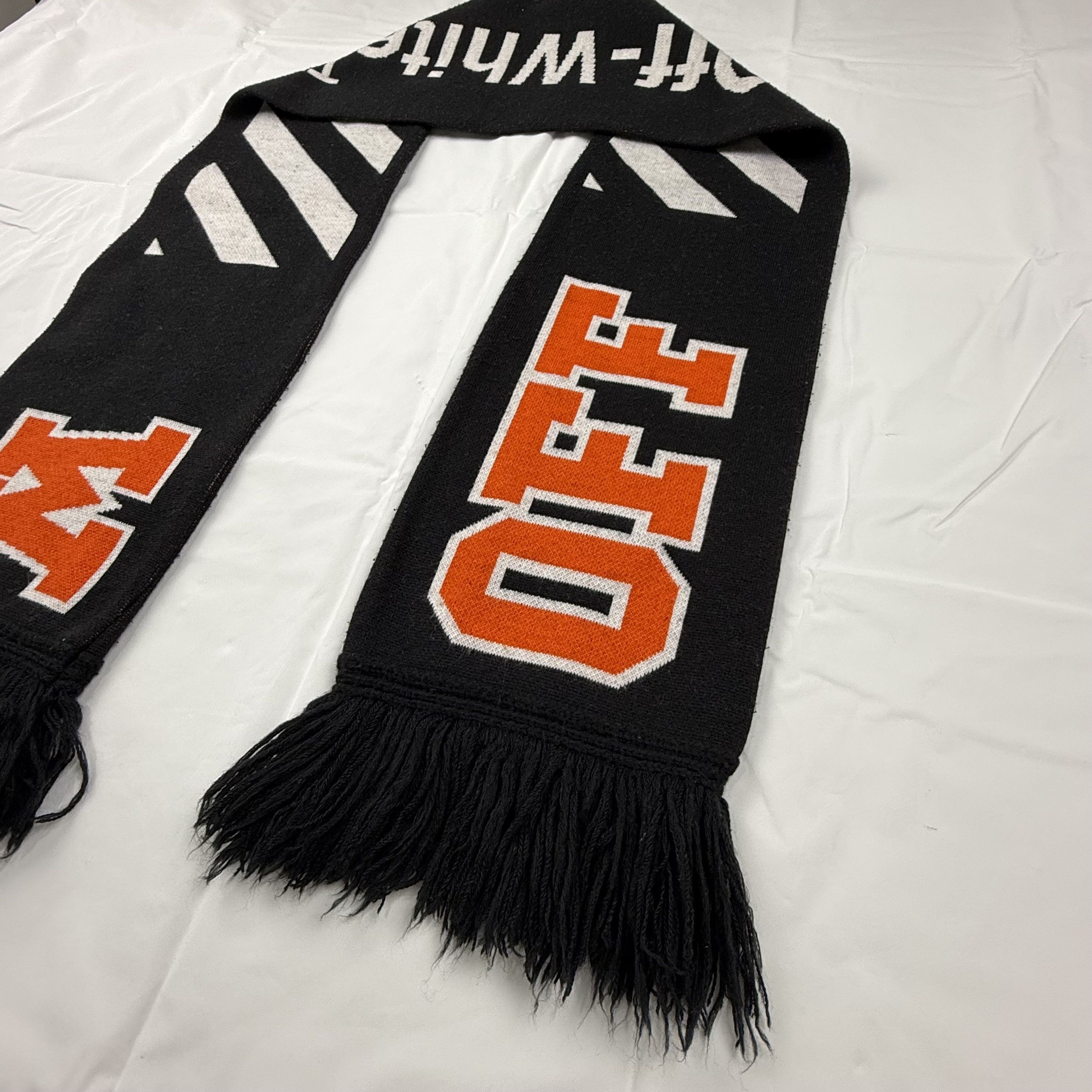 Off-White Off-White Virgil Abloh Scarf Diagonal Stripes Varsity Logo Size ONE SIZE - 3 Thumbnail