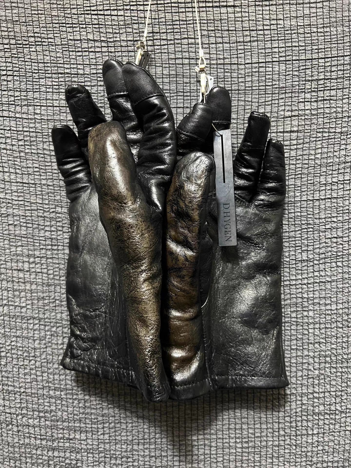 D.Hygen D.HYGEN avant-garde horsehide zip middle finger gloves Size ONE SIZE - 4 Thumbnail