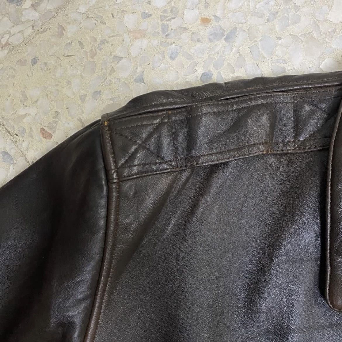 Vintage Vintage 90s Army Leather Jacket Size US XL / EU 56 / 4 - 4 Thumbnail