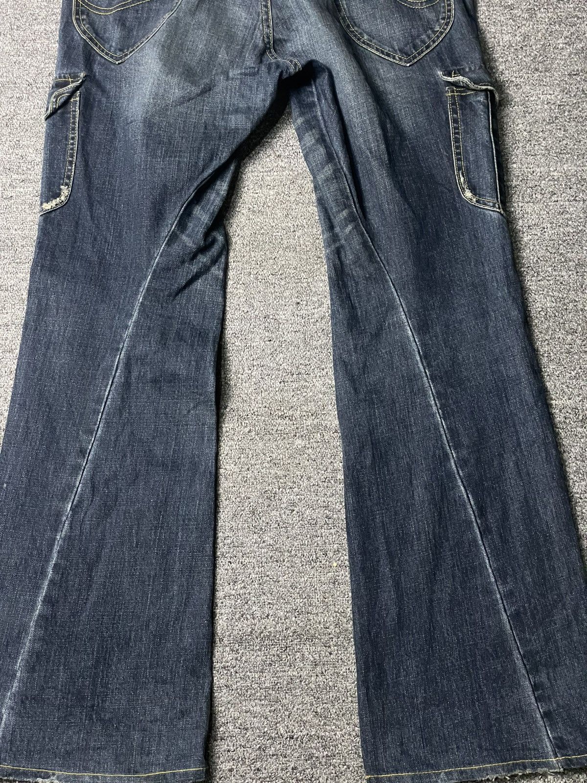 Lee × Vintage Vintage LEE Bootcut Cargo Flare Jeans (93) Size US 35 - 13 Thumbnail