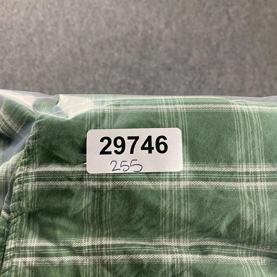 Other Woolrich Shirt Men's Large Window Pane Check Button Down Size US L / EU 52-54 / 3 - 9 Thumbnail