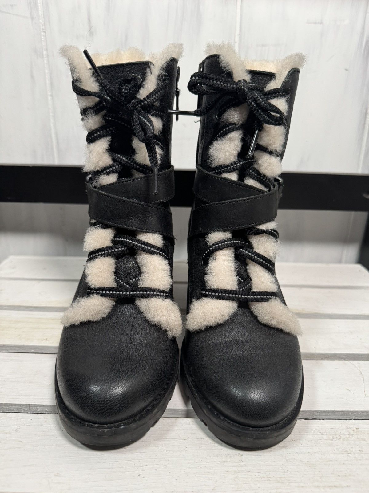 Ugg Ugg INGRID Sheepskin/Lined BLACK Leather Boots, Size 6.5/37 Size US 6.5 / IT 36.5 - 2 Thumbnail
