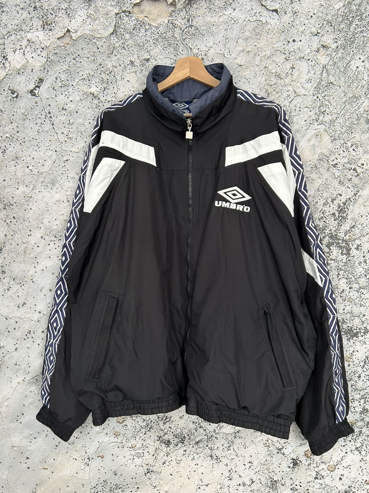 Umbro Vintage Umbro 90s Sport Light Jacket Rap Streetwear Football Size US XL / EU 56 / 4 - 1 Thumbnail