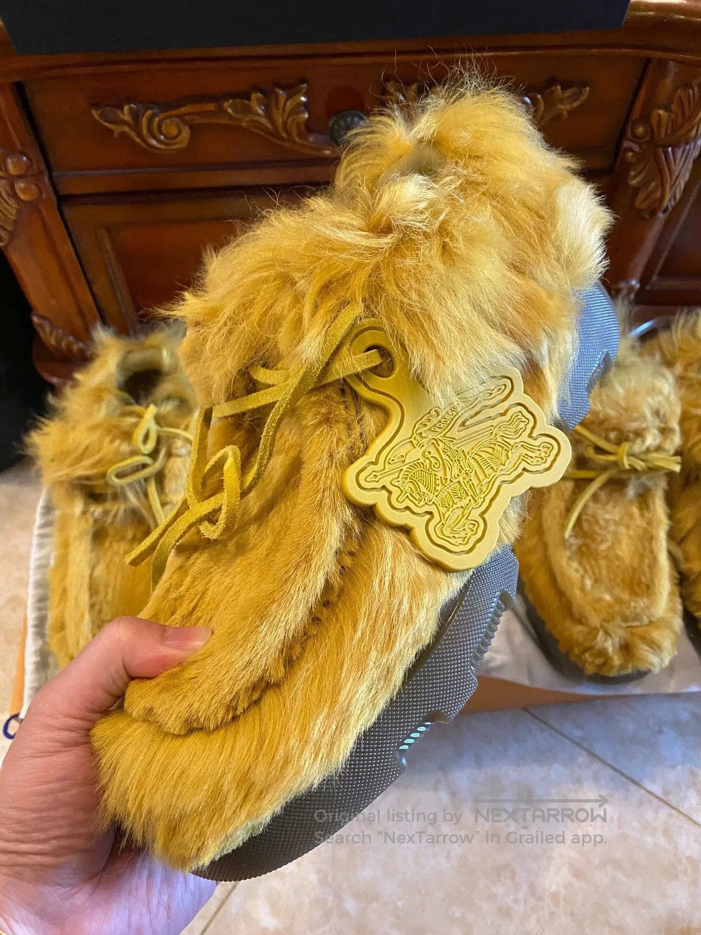 Burberry Yellow Furry Laced Slip. Size US 8 / EU 41 - 3 Thumbnail
