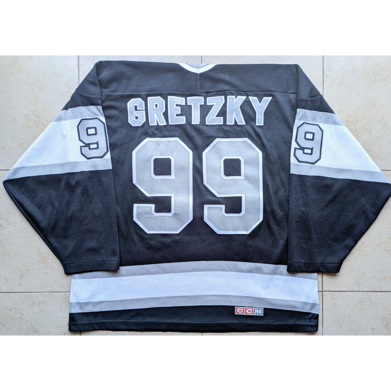 Ccm × NHL Wayne GRETZKY 99 LA Kings 90s CCM jersey L black hockey vtg Size US L / EU 52-54 / 3 - 2 Thumbnail