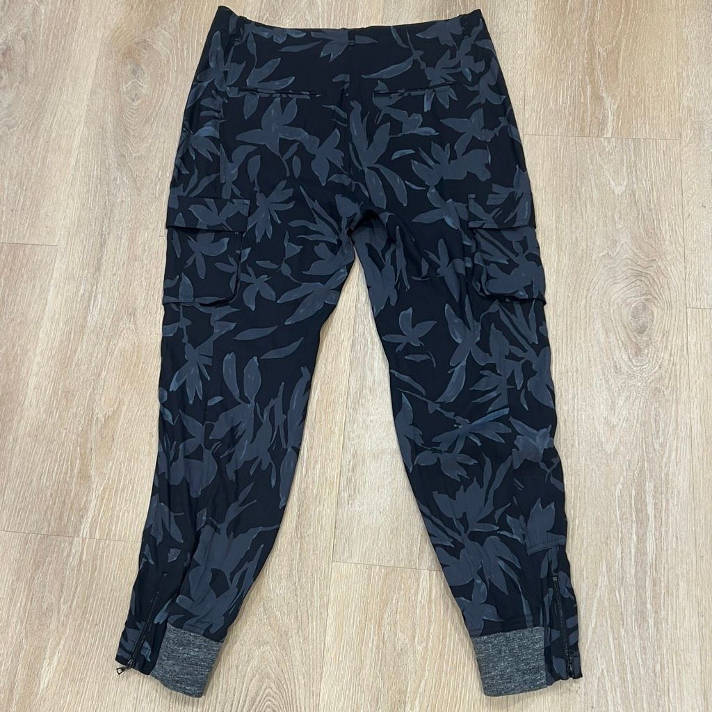 Casio Cambio, Blue Multi Silhouette Leaf Print Silk Blend Cargo Joggers, Women’s 10 Size 32" / US 10 / IT 46 - 10 Thumbnail