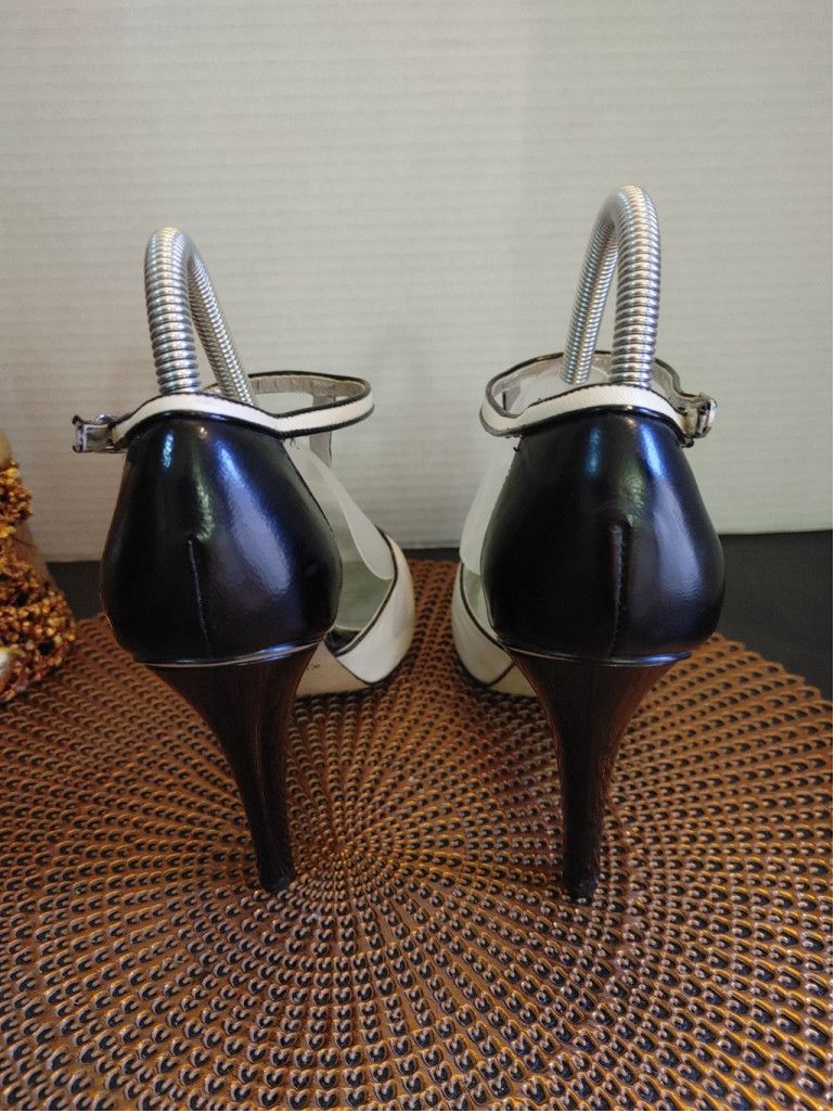 White House Black Market White House Black Market Ellie Heels Size 8M Size US 8 / IT 38 - 6 Thumbnail
