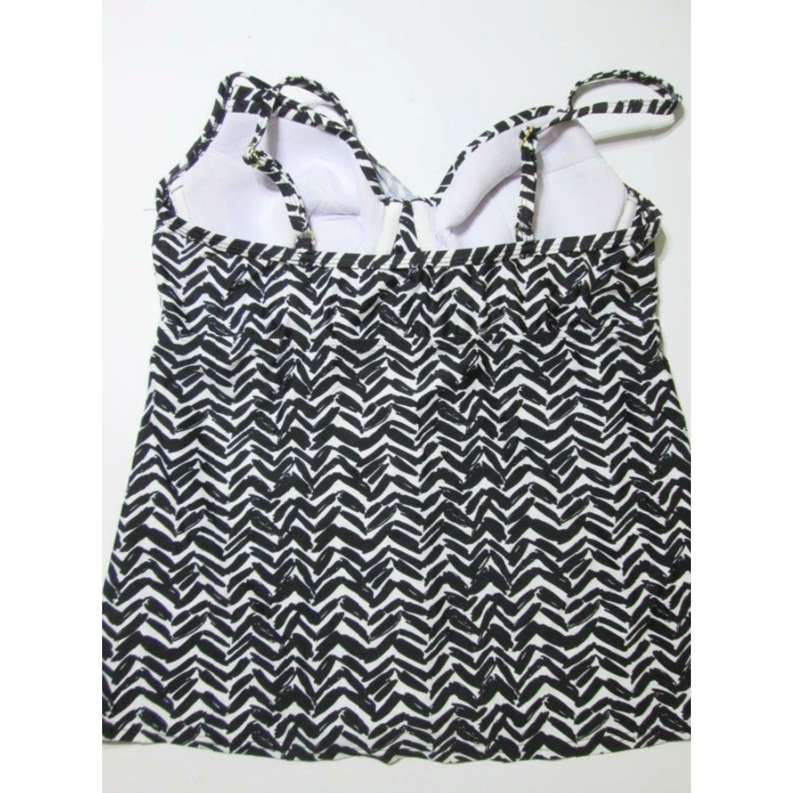 Merona Merona Tankini Womens M Black/White Lined Underwired Adjustable Straps Chevron Pattern Beach Sea Pattern Chevron Spaghetti Straps Size ONE SIZE - 2 Thumbnail