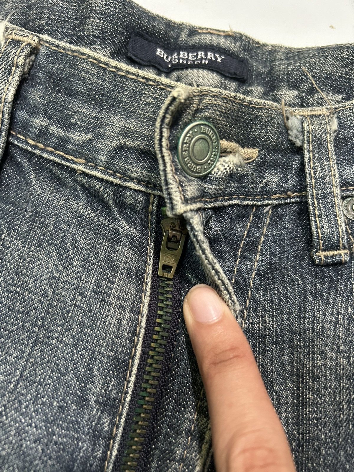 Burberry Vtg BURBERRY LONDON Distressed Denim ☠️ Size US 29 - 19 Thumbnail