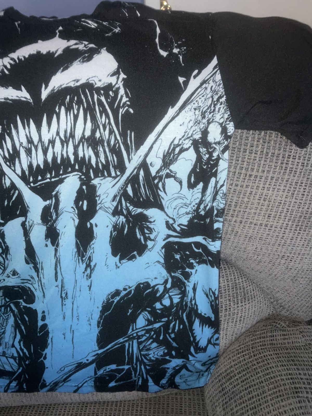 Marvel Comics Venom Claw-Rip All-Over Tee Size US L / EU 52-54 / 3 - 4 Thumbnail