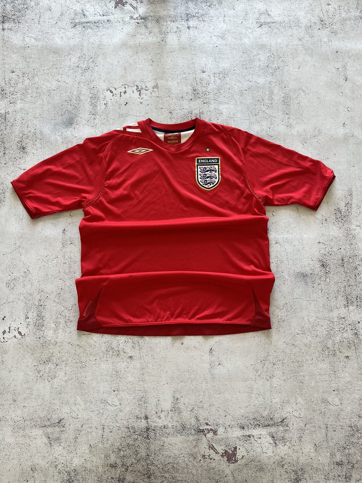 Umbro ENGLAND 2004 2005 AWAY FOOTBALL SHIRT SOCCER JERSEY UMBRO,L Size US L / EU 52-54 / 3 - 1 Thumbnail