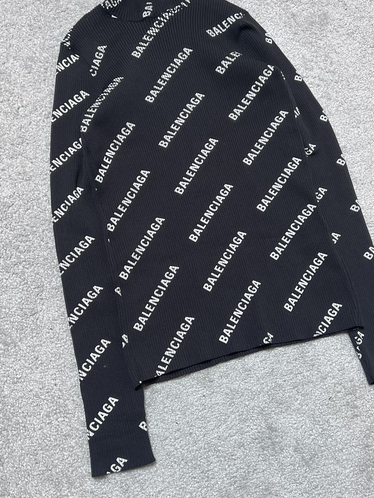 Balenciaga Balenciaga Monogram Ribbed Balaclava Turtleneck Hoodie Size US L / EU 52-54 / 3 - 9 Thumbnail