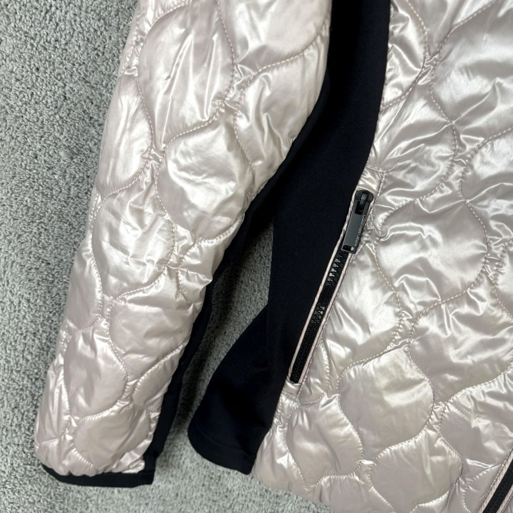 Vintage Calvin Klein Jeans Jacket Womens Small Beige Quilted Hooded Puffer Winter Coat Size 28" / US 6 / IT 42 - 2 Thumbnail
