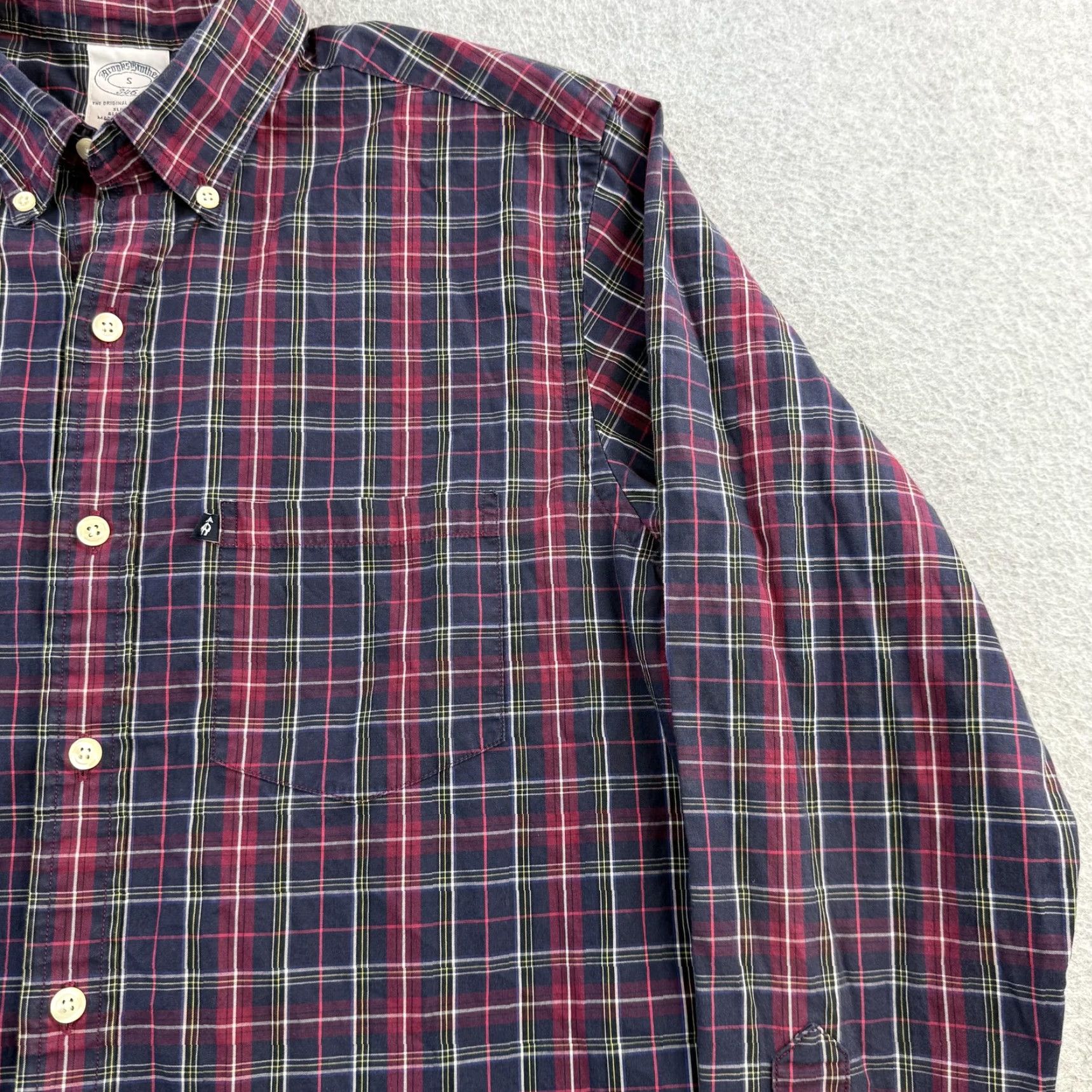 Brooks Brothers Brooks Brothers 346 Shirt Mens Small Red Navy Plaid Slim Fit Button Down Adult Size US S / EU 44-46 / 1 - 6 Thumbnail