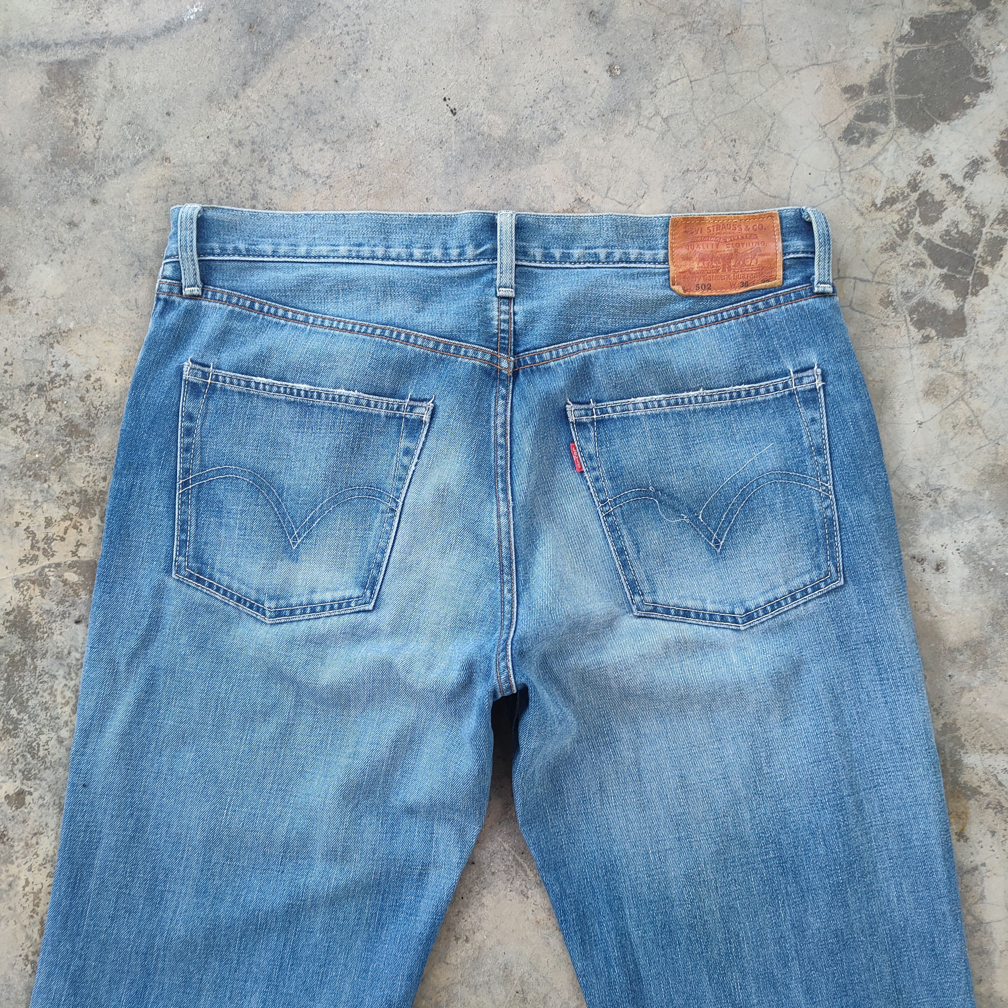 Levi's Vintage Clothing VINTAGE LEVI'S 502 FADED DISTRESSED JEANS DENIM PANTS Size US 38 / EU 54 - 10 Thumbnail