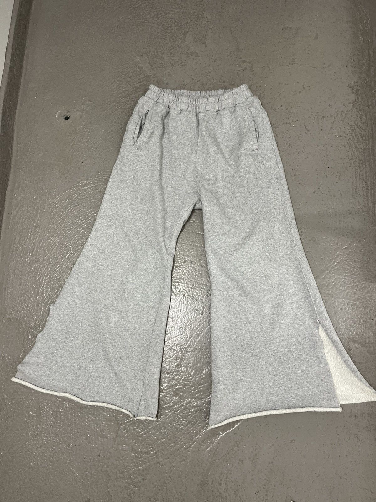 Japanese Brand FLARED SWEATPANTS Size 26" / US 2 / IT 38 - 1 Thumbnail