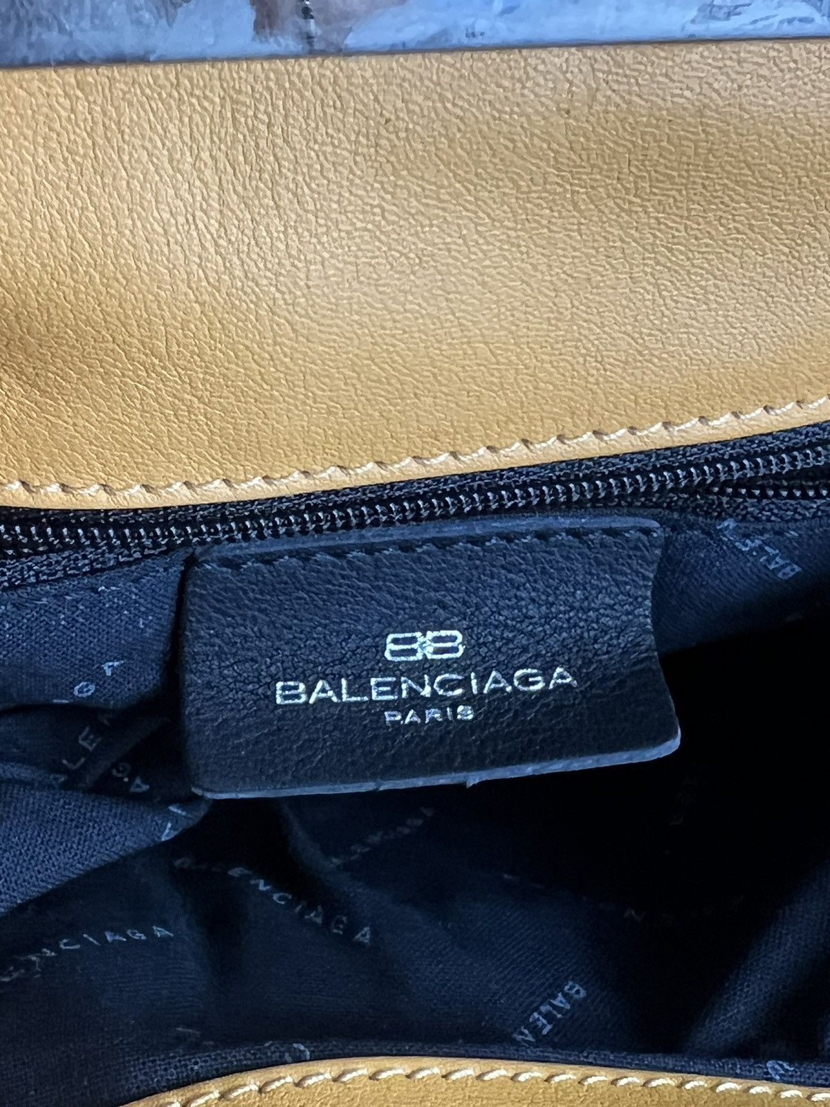 Balenciaga × Designer × Vintage Vintage y2k Balenciaga BB logo leather handbag designer 90s Size ONE SIZE - 9 Thumbnail