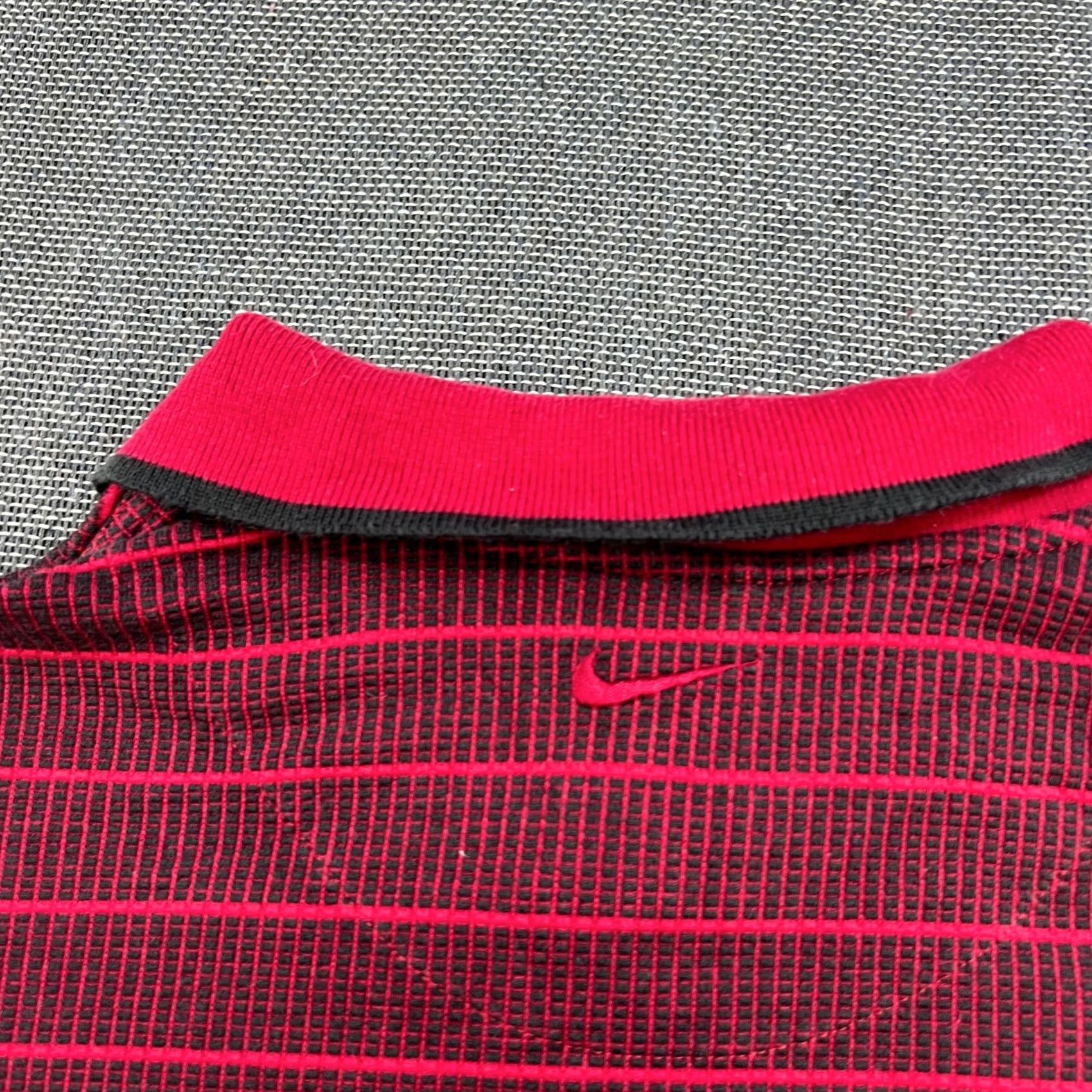 Nike Nike Vintage Tiger Woods Yin Yang 3D Red Polo Shirt Mens Large Striped 90s Size US L / EU 52-54 / 3 - 7 Thumbnail