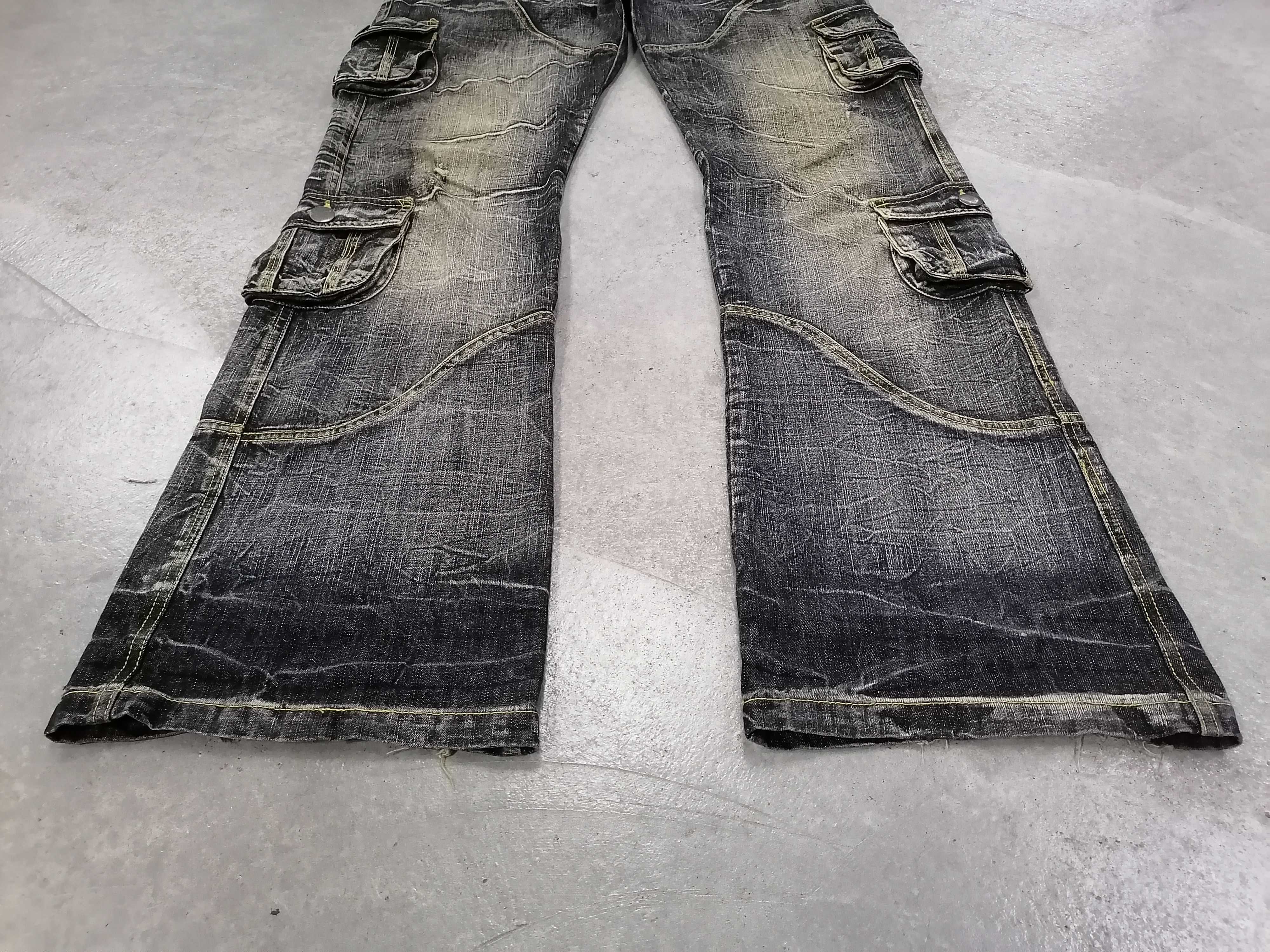 If Six Was Nine Super Flare Topism Claw Mark Multipocket Distressed Pants Size US 35 - 2 Thumbnail